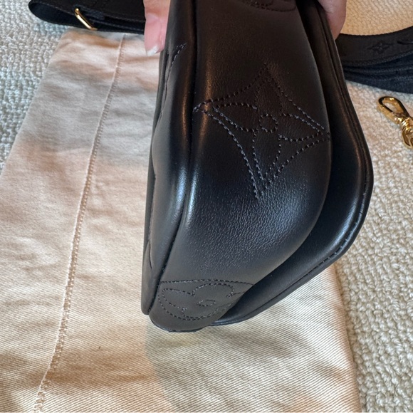 Louis Vuitton Bubblegram Black Clutch with Gold Chain - Picture 7 of 9